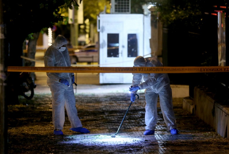 Οι έρευνες της Ελληνικής Αστυνομίας για το τρομοκρατικό χτύπημα στη γαλλική πρεσβεία (εικόνες)