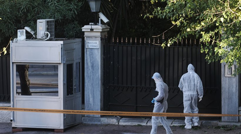 Επίθεση στη γαλλική πρεσβεία: Έριξαν χειροβομβίδα στο καλύτερα φυλασσόμενο σημείο της Αθήνας (εικόνες, βίντεο)