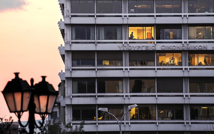 ΕΚΤΑΚΤΟ: Τηλεφώνημα για βόμβα στο υπουργείο Οικονομικών