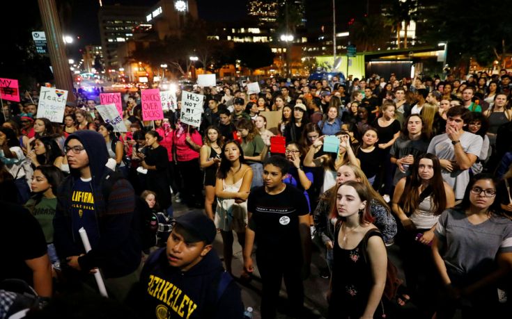 Νέες εικόνες από τα σοβαρά επεισόδια που προκάλεσαν οργανώσεις του Τ.Σόρος στο Πόρτλαντ (φωτό, live)