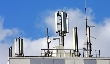 Βόλος: Επέμβαση της ΕΛ.ΑΣ. μετά από επεισόδια σε ταράτσα… για κεραία κινητής τηλεφωνίας