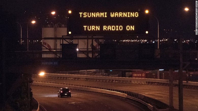 Τουλάχιστον δύο νεκροί από το τσουνάμι στη Νέα Ζηλανδία (εικόνες, βίντεο)