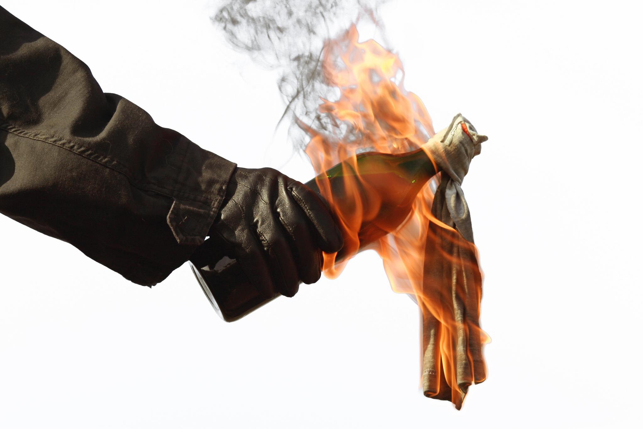 Nέα Σμύρνη: Συναγερμός από τον εντοπισμό μολότοφ κοντά στη Συγγρού