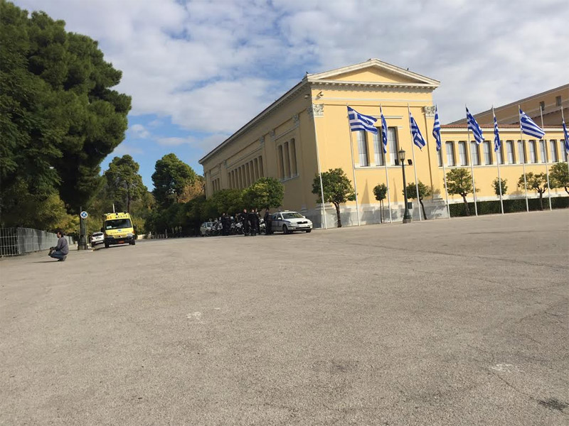 Σε «φρούριο» έχει μετατραπεί και το Ζάππειο (φωτό)