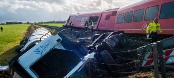 Ολλανδία: Τροχαίο ατύχημα σε σύγκρουση τρένου με φορτηγό – Δεκαοκτώ άνθρωποι τραυματίστηκαν
