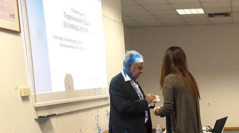 Επίθεση με μπογιές στον πρόεδρο των ΕΛΠΕ Στ. Τσοτσορό στον Βόλο