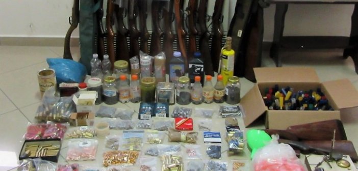 Συνελήφθη στην Κεφαλονιά ο Βασίλης Δαναλάτος – Διατηρούσε παράνομα εργαστήριο με όπλα και εκρηκτικά