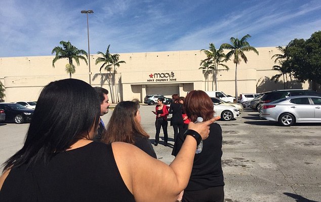 Και άλλη επίθεση σε εμπορικό κέντρο της Φλόριντα – Ένας νεκρός και ένας τραυματίας (φωτό)