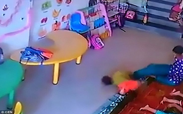 Ινδία: Νηπιαγωγός κακοποιούσε βρέφος 9 μηνών (φωτό, βίντεο)