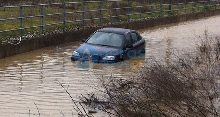 Αναλυτικές οδηγίες της Τροχαίας προς τους οδηγούς σχετικά με την κακοκαιρία