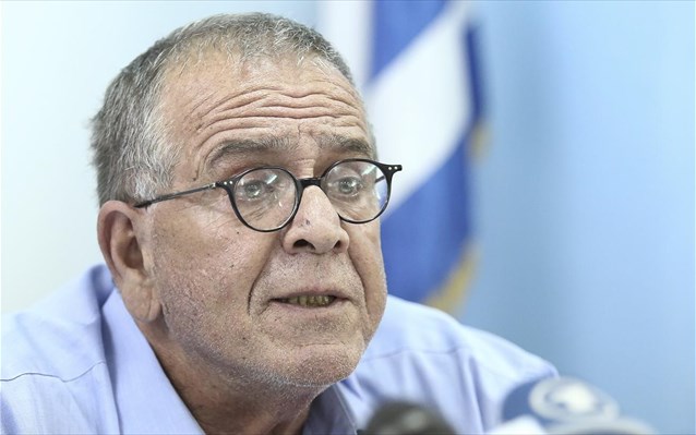 Απειλητικός Μουζάλας προς νησιώτες: «Θα επιβάλλουμε λύσεις εάν δεν συνεργαστείτε»