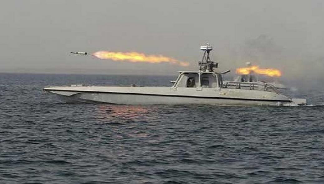 Νέο επεισόδιο στα Στενά του Ορμούζ: Ιρανικό πολεμικό πλοίο έβαλε στο στόχαστρο ελικόπτερο τύπου MH-60 του Ναυτικού των ΗΠΑ