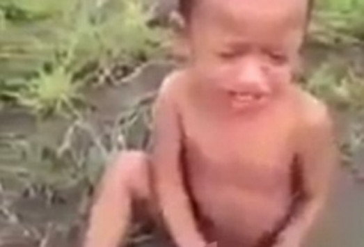 Βιρμανία: Στρατιώτης βασάνιζε νήπιο με τέιζερ και γελούσε ενώ εκείνο ούρλιαζε από τον πόνο (φωτό)