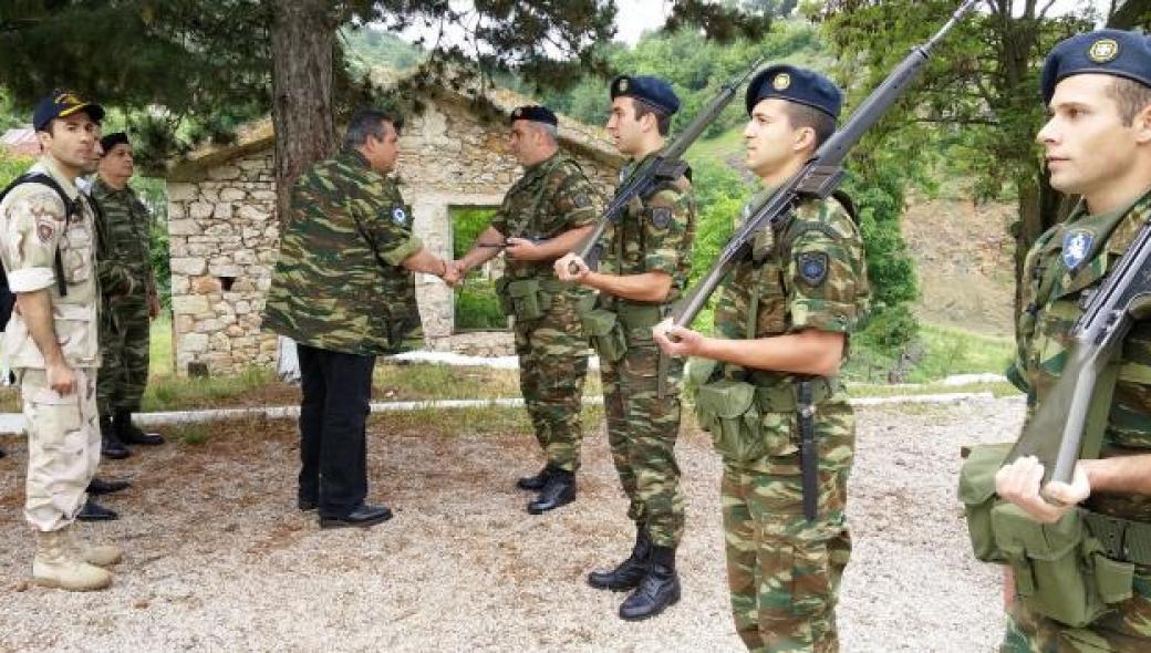 Π. Καμμένος: Εγκαινίασε στρατιωτικές κατοικίες στο Διδυμότειχο – Θα διανυκτερεύσει στο φυλάκιο των Κήπων (φωτό)