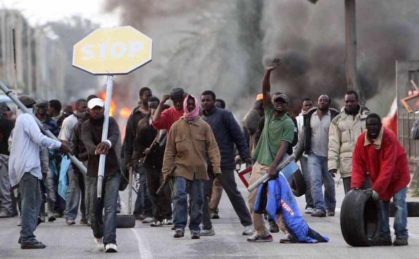 Άλλοι 330 μετανάστες έφτασαν το πρωί στα νησιά του ανατολικού Αιγαίου – Σχέδιο εξέγερσης στα κέντρα φιλοξενίας; (βίντεο)