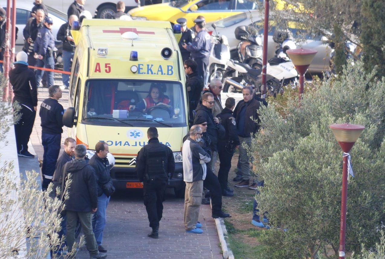 38χρονος Έλληνας ο ένοπλος που τραυμάτισε αστυνομικό της ΔΙΑΣ και αυτοκτόνησε (φωτό, βίντεο)