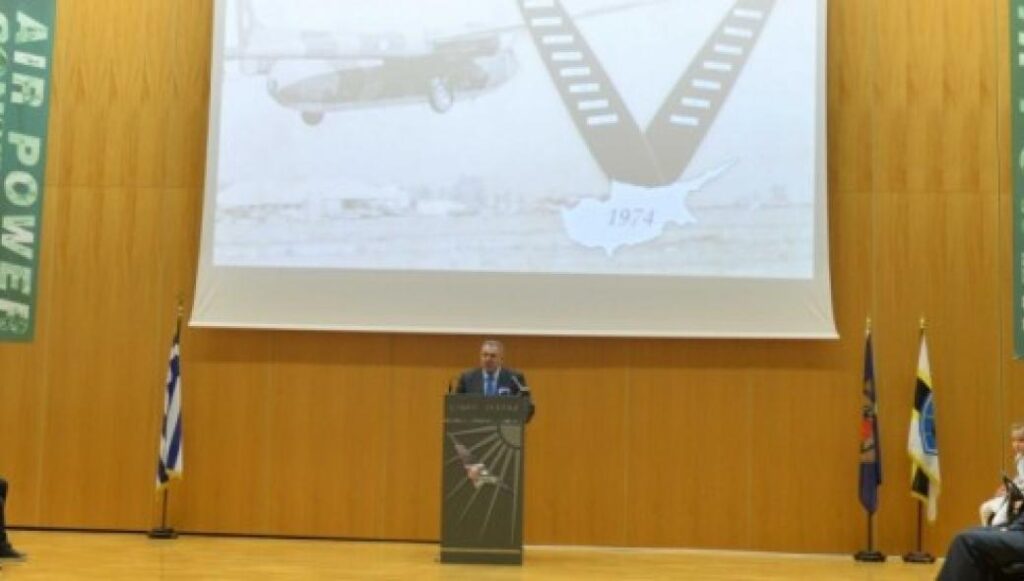 Π.Καμμένος σε Αξιωματικούς της ΠΑ που έλαβαν μέρος στην επιχείρηση «ΝΙΚΗ»: «Συγγνώμη, γιατί για 42 χρόνια σας ξεχάσαμε» (φωτό)