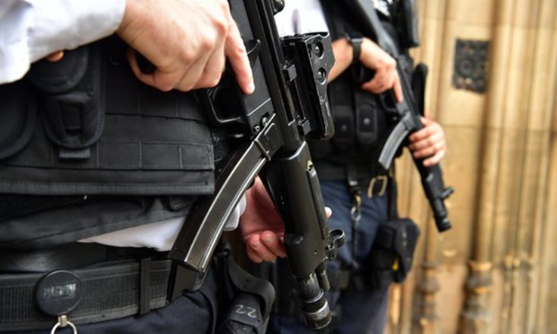 Βρετανία: Συναγερμός στις Αρχές από τη σύλληψη 5 ατόμων που ετοίμαζαν τρομοκρατικά χτυπήματα