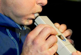 Λαμία: Ηλικιώμενος μέθυσε τόσο που οι περαστικοί νόμιζαν ότι είχε γίνει τροχαίο