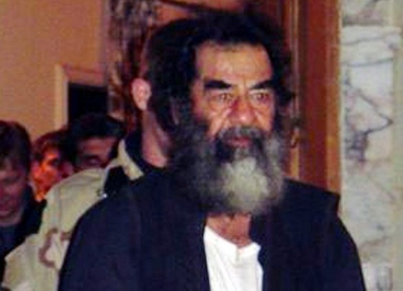 Συγκλονιστικό απόσπασμα από το επερχόμενο βιβλίο του αναλυτή της CIA που ανέκρινε τον Σαντάμ Χουσεϊν (φωτό, βίντεο)