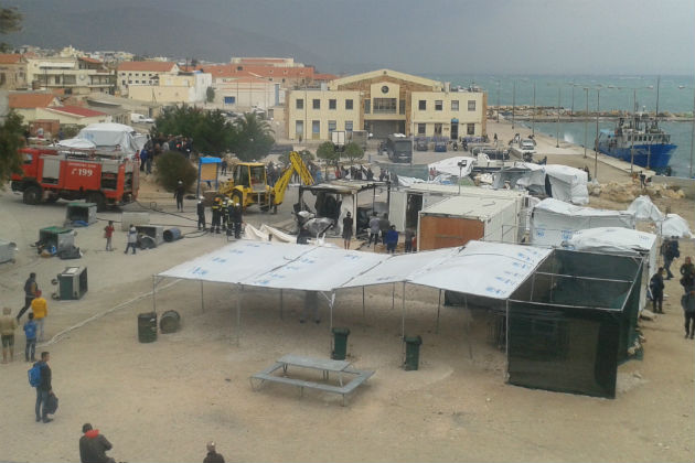 Χίος: Δεκάδες πρόσφυγες ξεκίνησαν απεργία πείνας – Χωρίς ρεύμα και νερό το Κέντρο Φιλοξενίας (φωτό, βίντεο)