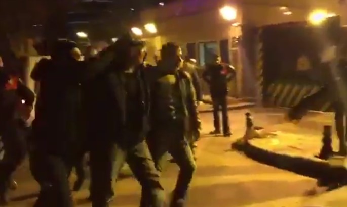 Τουρκία: Ένοπλος πυροβόλησε στον αέρα και επιχείρησε να εισβάλει στην αμερικανική πρεσβεία στην Άγκυρα (βίντεο)