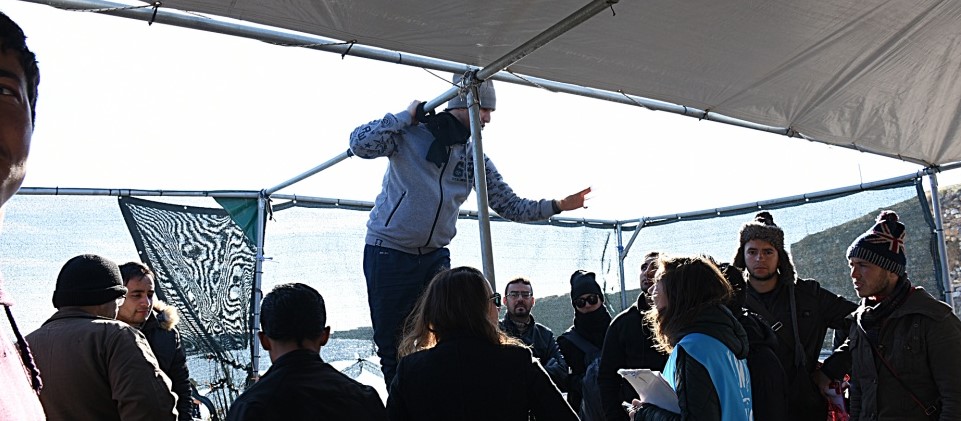 Mετανάστης απειλούσε να κρεμαστεί στο καταυλισμό της Σούδας Χίου (φωτό)