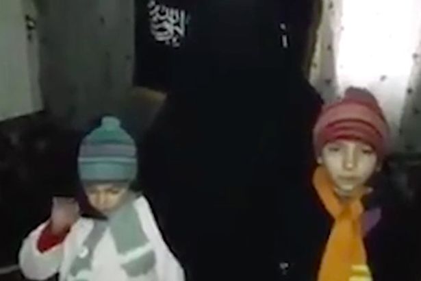 Ισλαμική  φρίκη: «Μητέρα» στέλνει τις δύο ανήλικες κόρες της σε αποστολή αυτοκτονίας (βίντεο)