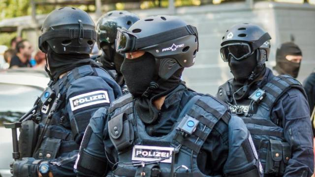 Γερμανία: Σύλληψη δύο υπόπτων για τρομοκρατική επίθεση σε εμπορικό κέντρο