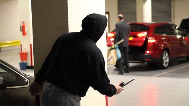 Πάρτε τα μέτρα σας – Τα νέα κόλπα που σκαρφίζονται οι κακοποιοί για να σας εξαπατήσουν