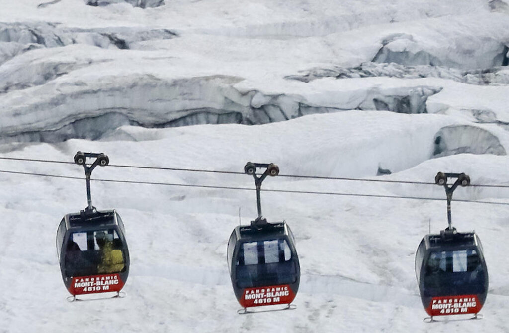 Ιταλία: 100 και πλέον άτομα εγκλωβισμένα σε τελεφερίκ χιονοδρομικού κέντρου