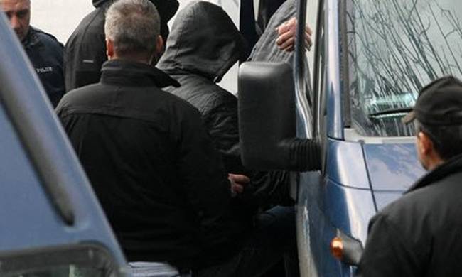 Συνελήφθη γιος γνωστού τραγουδιστή για συμμετοχή σε σπείρα εκβιαστών