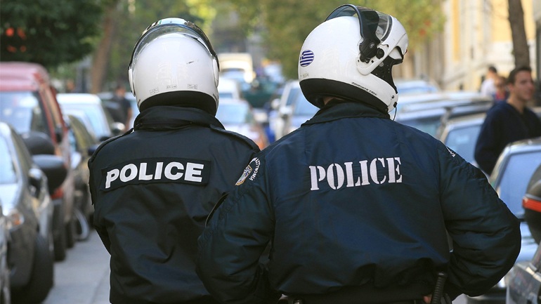 60 κιλά κάνναβης σε εγκαταλελειμμένο αυτοκίνητο βρήκε η αστυνομία