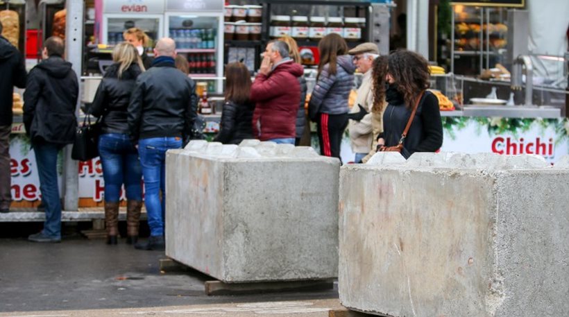 Γερμανία: Σηκώνουν «τείχη» για να αποτρέψουν τυχόν τρομοκρατικές επιθέσεις (φωτό)