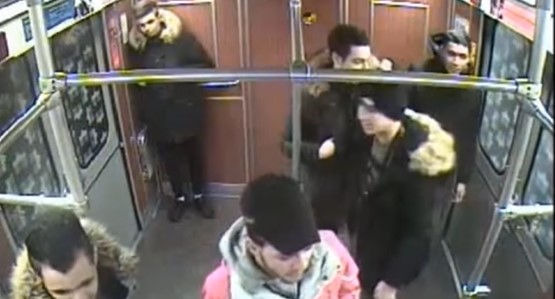 Αντιμέτωποι με την κατηγορία της απόπειρας ανθρωποκτονίας οι επτά μετανάστες που πυρπόλησαν άστεγο στο Βερολίνο (βίντεο)