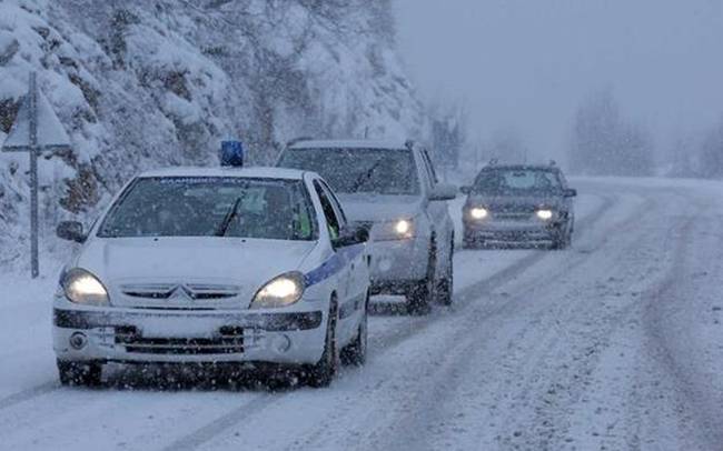 Αττική: Μικρής έκτασης προβλήματα λόγω χιονόπτωσης – Διεκόπη η κυκλοφορία στη Λεωφόρο Φυλής