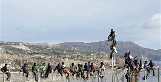 Επιχείρηση εισβολής 1.100 λαθρομεταναστών στην Ισπανία