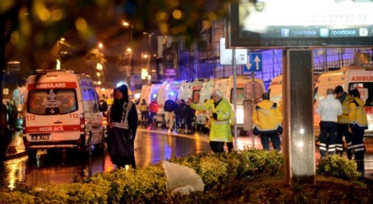 Τουρκία: Η αλλαγή χρόνου στο Reina , η στιγμή της επίθεσης, οι πυροβολισμοί και ο πανικός που επικρατεί (βίντεο)