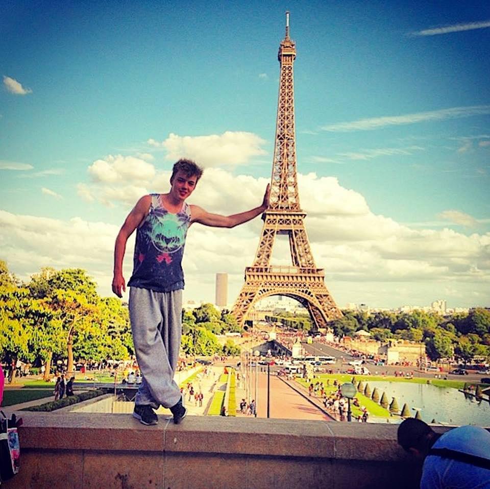 Διάσημος αθλητής του παρκούρ σκοτώθηκε σε δυστύχημα στο μετρό του Παρισιού