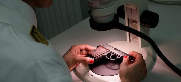 Οι ιταλικές Αρχές έδωσαν στη δημοσιότητα φωτογραφίες και βίντεο από το όπλο του μακελάρη του Βερολίνου