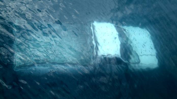 Λευκάδα: Αυτοκίνητο ΙΧ έπεσε στο λιμάνι – Σώος ο 66χρονος οδηγός (φωτό)