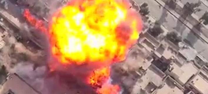 Πως ανατινάζονται οι τζιχαντιστές μέσα στα αυτοκίνητά τους στη Μοσούλη (βίντεο)