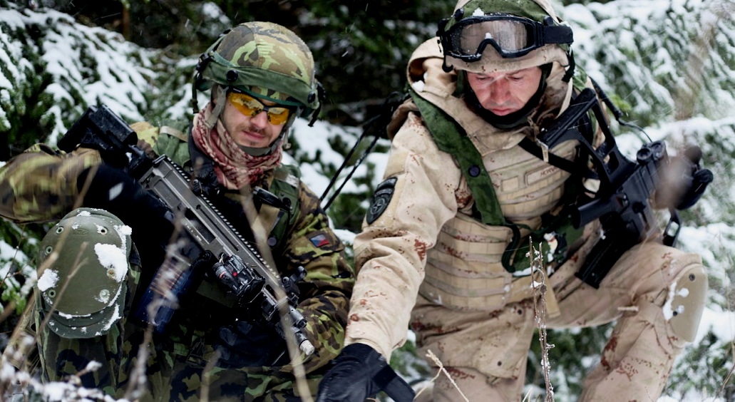 H Tσεχία εξοπλίζει όλους τους πολίτες της για αντιμετώπιση των ισλαμιστών!