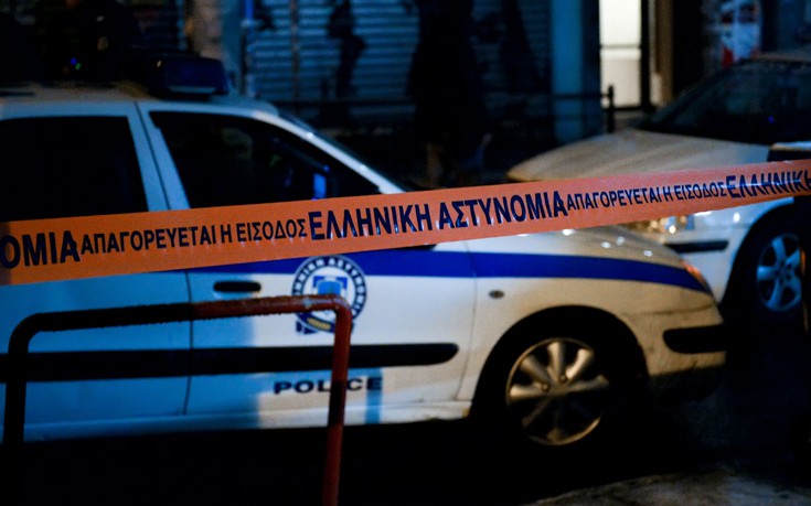 Εικόνες από την τρομοκρατική επίθεση κατά των ΜΑΤ έξω από το ΠΑΣΟΚ