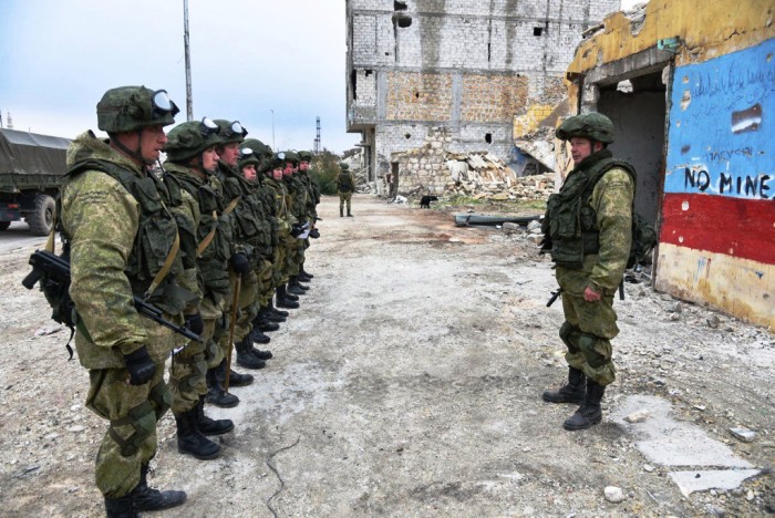 Ρώσοι  ναρκαλιευτές καθαρίζουν το Χαλέπι από παγίδες εκρηκτικών (βίντεο)