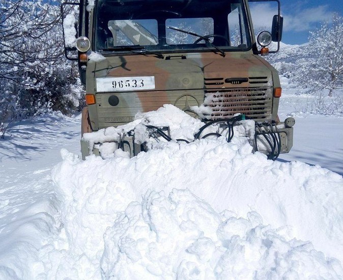 Κρήτη: Σημαντική η βοήθεια του Ελληνικού Στρατού στην αντιμετώπιση των προβλημάτων λόγω του χιονιά (φωτό, βίντεο)
