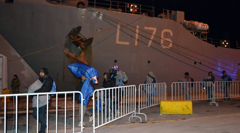 Πρωτοφανές φιάσκο  με το αρματαγωγό «Λέσβος»: Αφού το… επιθεώρησαν οι αλλοδαποί μετά αποχώρησαν γιατί δεν το βρήκαν κατάλληλο!