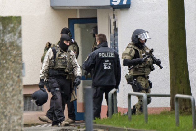 Εφόδους σε σπίτια πραγματοποιεί η αστυνομία της Λειψίας