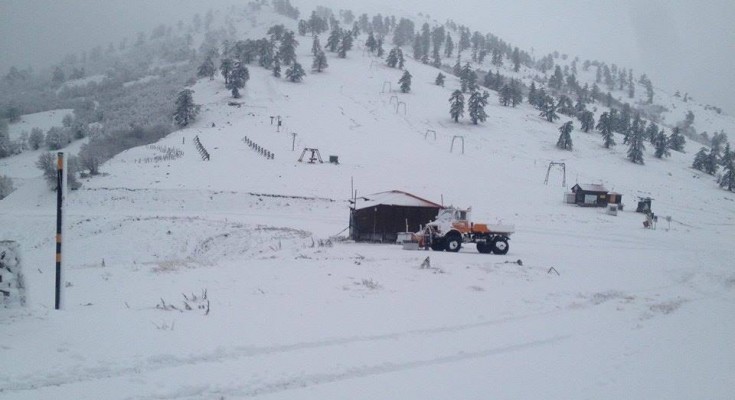 Δύσκολες ώρες για 3 ανθρώπους που εγκλωβίστηκαν στη Βασιλίτσα