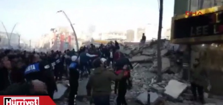 Έκτακτο: Κατέρρευσε κτίριο στην Τουρκία – 2 τραυματίες (φωτό, βίντεο)